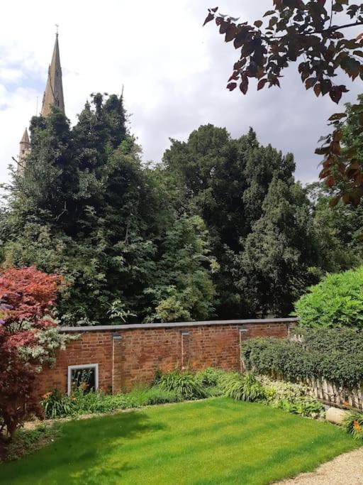 Beautiful Georgian Cottage Within A Private Walled Garden Oakham Zewnętrze zdjęcie