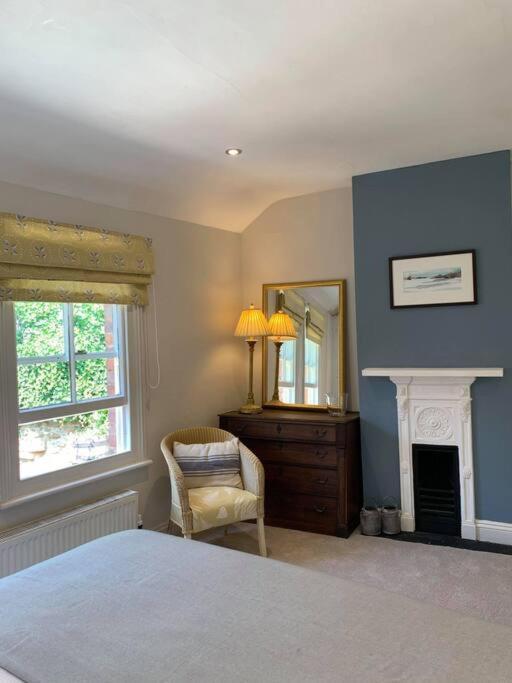 Beautiful Georgian Cottage Within A Private Walled Garden Oakham Zewnętrze zdjęcie
