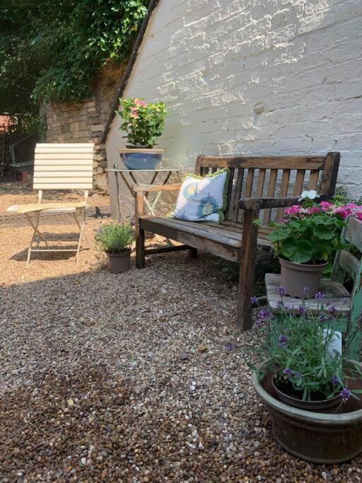 Beautiful Georgian Cottage Within A Private Walled Garden Oakham Zewnętrze zdjęcie