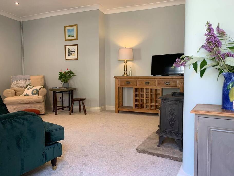 Beautiful Georgian Cottage Within A Private Walled Garden Oakham Zewnętrze zdjęcie