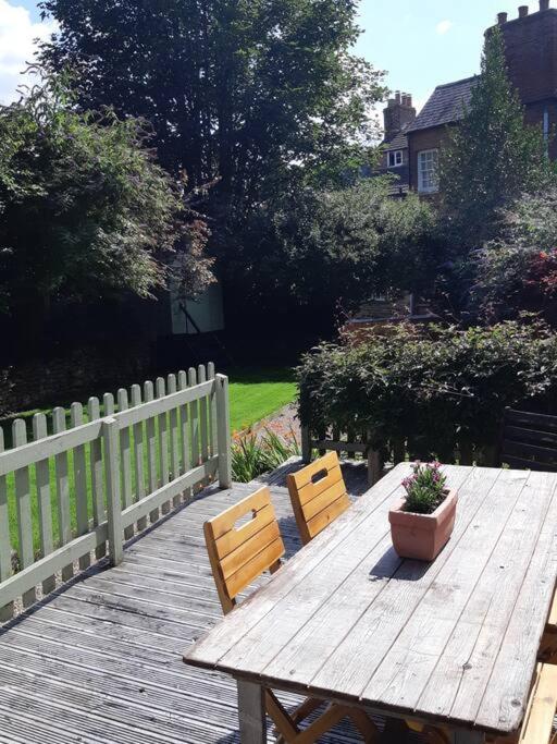 Beautiful Georgian Cottage Within A Private Walled Garden Oakham Zewnętrze zdjęcie